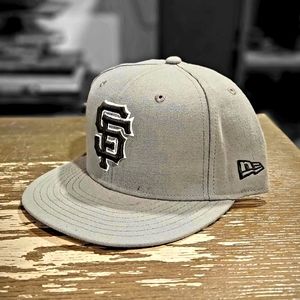 San Francisco Giants New Era 9fifty Snapback Hat. In excellent condition!